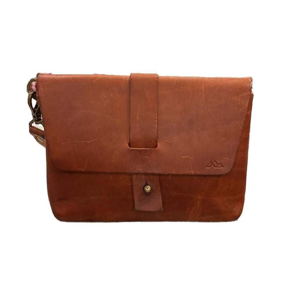 Rustic Bohemian Brown Leather Crossbody Bag with Adjustable Strap - Picture 2 of 6